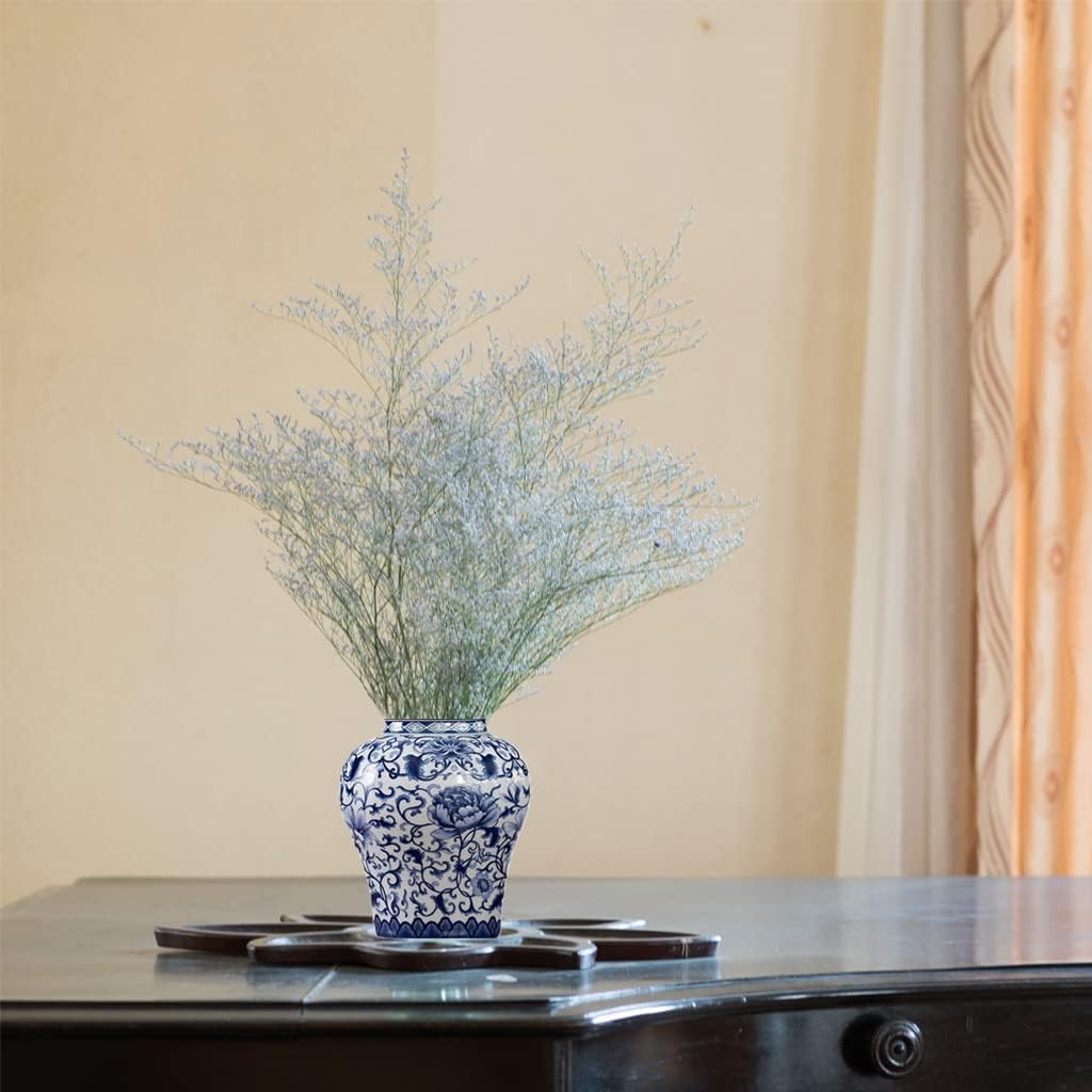 ARTLINE Jingdezhen Ceramic Ginger Jar with Lid, Chinese Style Temple Jar, Blue and White Decorative Vase for Home Decor, Ceramic Storage Jar for Home Kitchen Dining Decoration