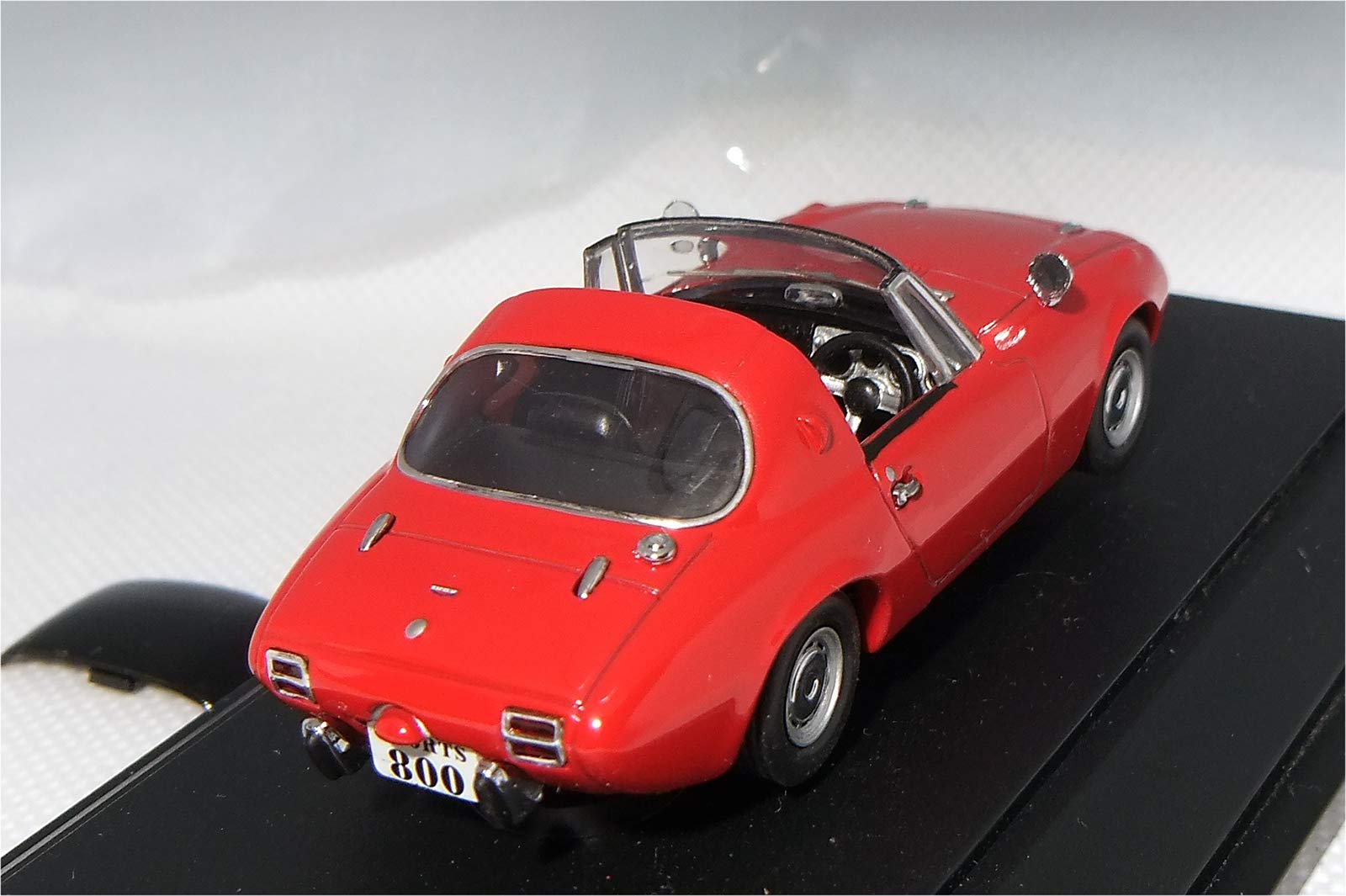 Amazon.co.jp: エブロ 1/43 トヨタ スポーツ 800 レッド 完成品 : おもちゃ