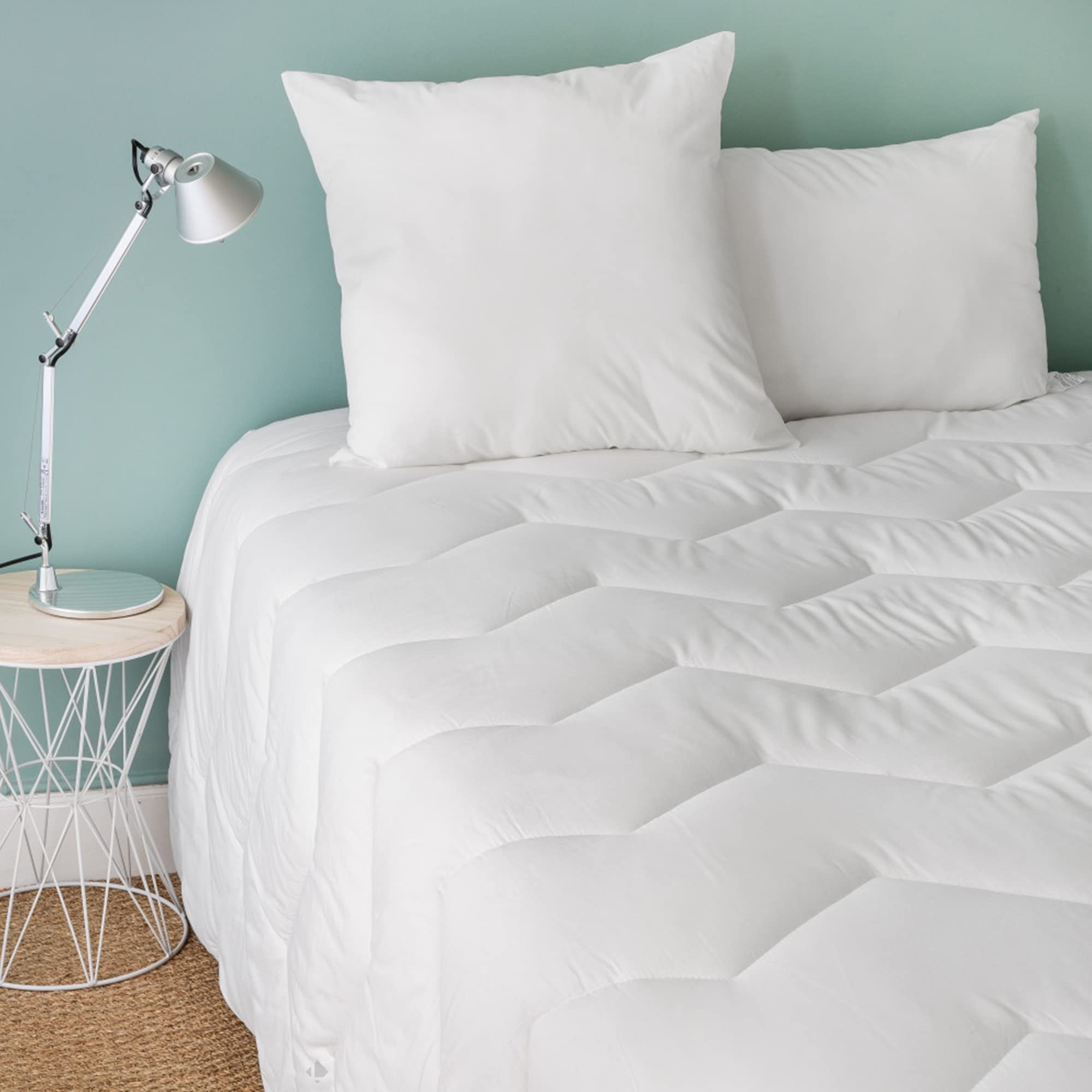 Linnea Couette tempérée 240x220 cm Bambou garnissage 50% Viscose de Bambou 50% Polyester 300 g/m2