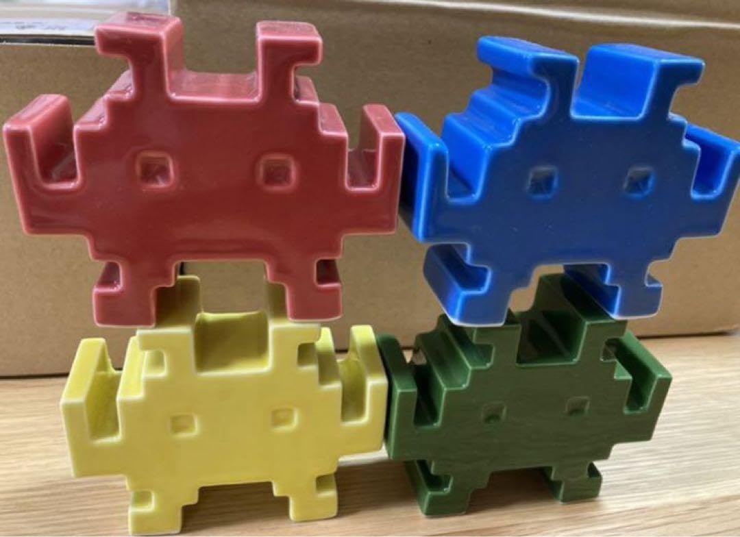 Amazon.co.jp: 波佐見焼×インベーダー 貯金箱 : おもちゃ