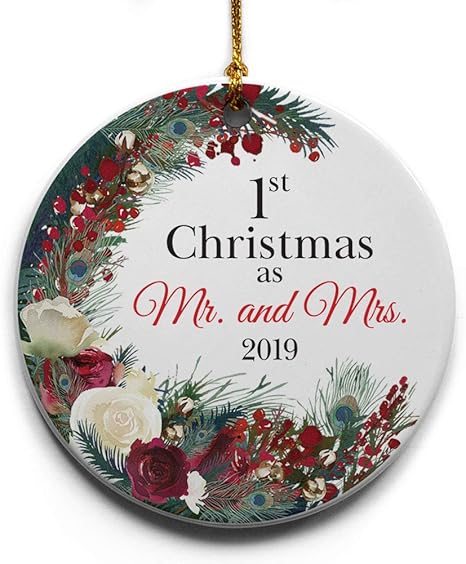 Amazon Com Cedar Crate Market 1st Christmas As Mr And Mrs Wreath Ceramic Christmas Tree Ornament Collectible Holiday Keepsake 2 875 Round Ornament In Decorative Gift Box With Bow Perfect 1st Wedding Home