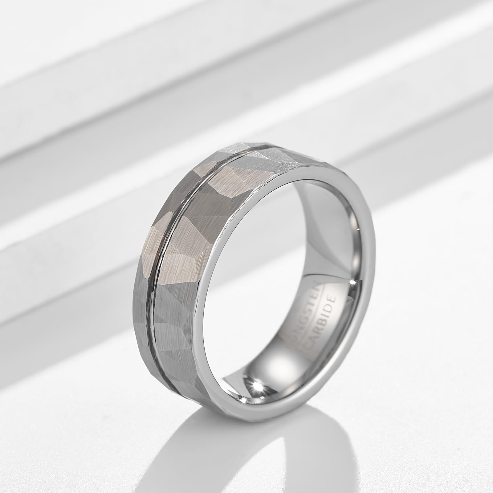Fascia Borderline Sfaccettata - Anello Tungsteno Grigio Texture 8mm con Linea Accento Lucidata per Uomo e Donna (Misura USA)