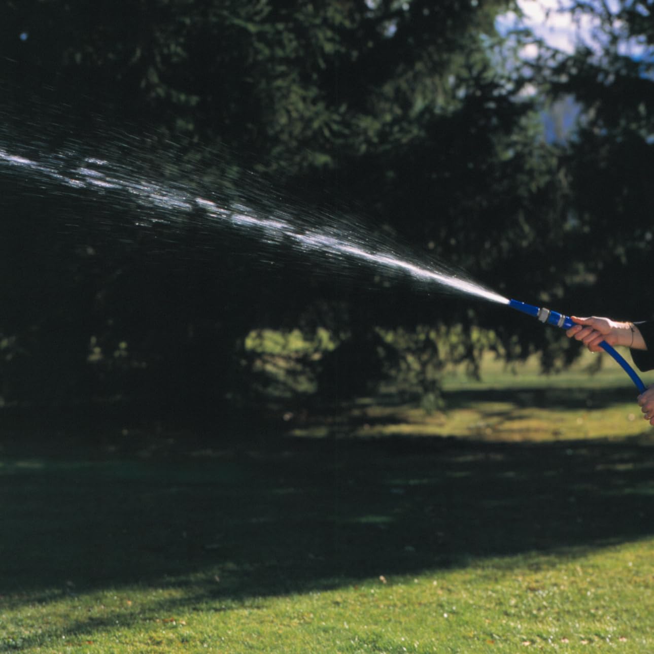 TATAY 0050201 Lancia Multi-Jet Per Irrigazione | Punta Regolabile 19-26 Mm, Plastica Blu, Dimensioni 10,5x5x22 Cm, Ideale Per Giardino - 3