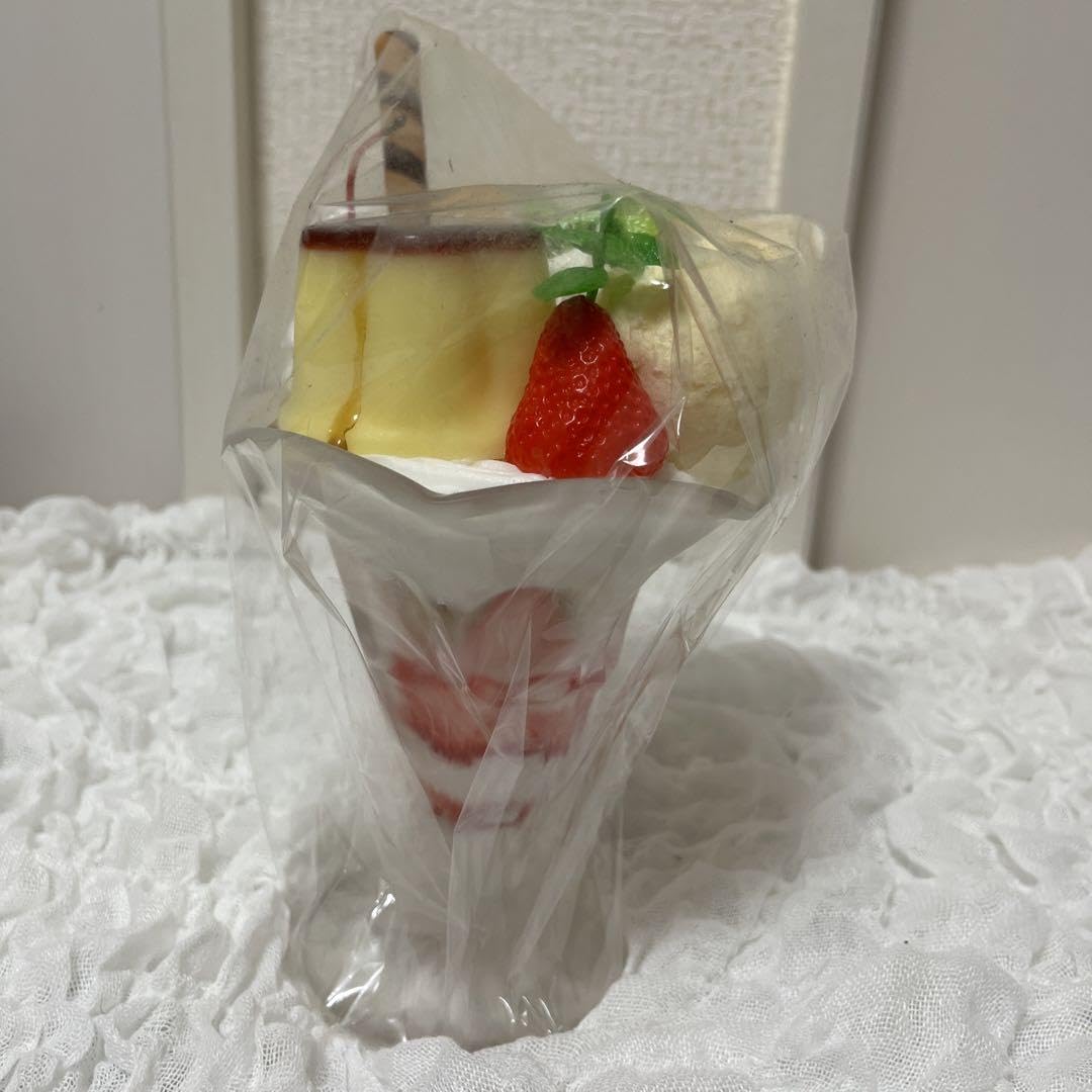 食品サンプル〔まいづる〕　苺パフェ 自分で作る食品サンプル製作キット｜さんぷるん イチゴパフェ