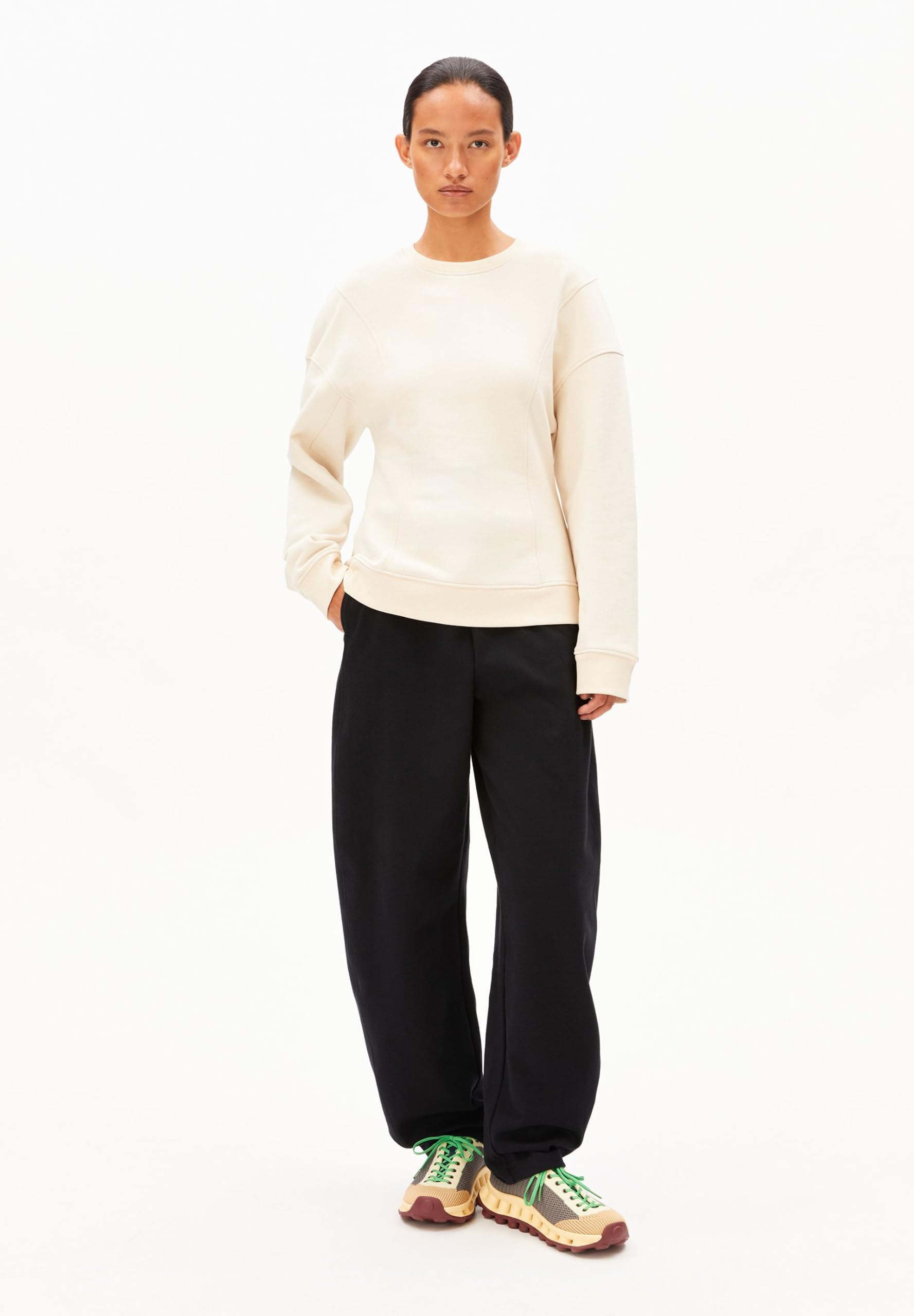 ARMEDANGELS Felpa da donna in misto cotone UN-Wasted Barrel Fitted