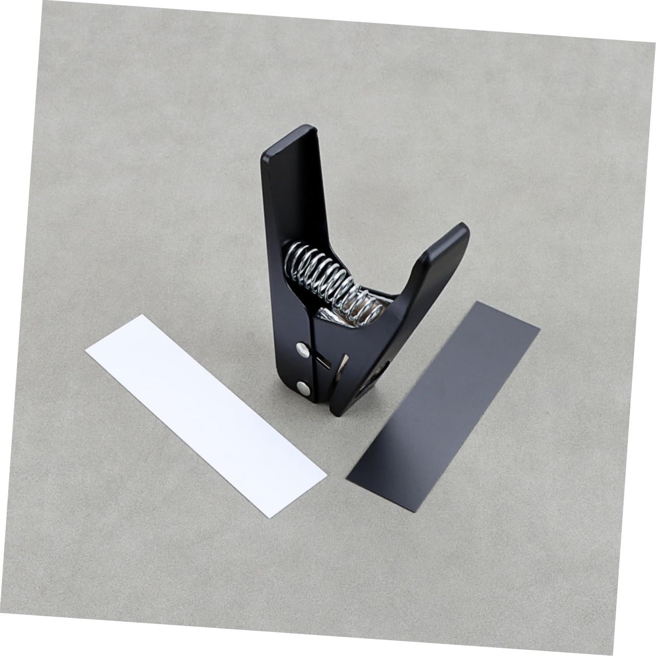 Yardwe Punzonatrice per Chitarra Kit per Punzonatura Strumento Portatile per Creazione Plettri Accessori per Costruzione Chitarra Punzone per Liutaio Taglierina per Plettri
