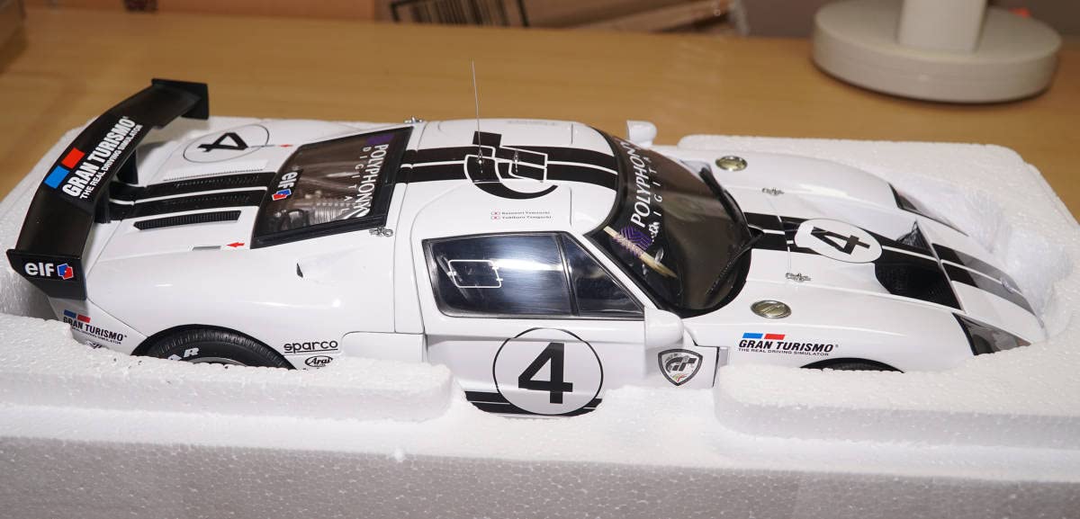 Ford GT LM Race Car SpecⅡ 1/18 グランツーリスモ AUTOart 1:18 Ford GT LM Race Car Spec II #4 80515 model car