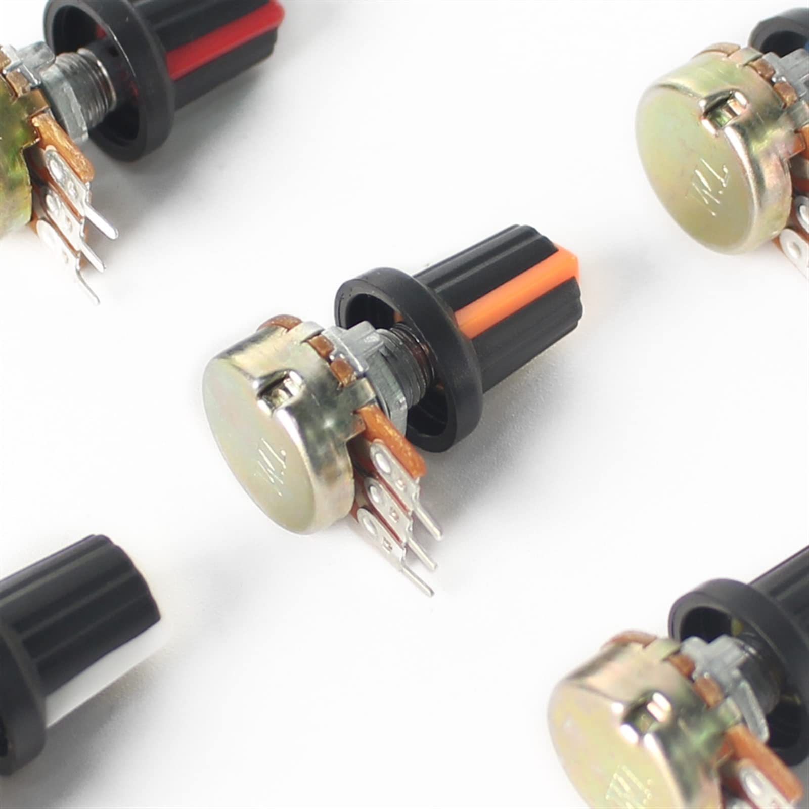 Accesorios de bricolaje Juego de 5 potenciómetros cónicos giratorios lineales WH148, resistencias variables de 1K-1M Ohm, eje de 15mm, 3 pines con tuercas, arandelas y perillas naranjas AG2 (Size : 5