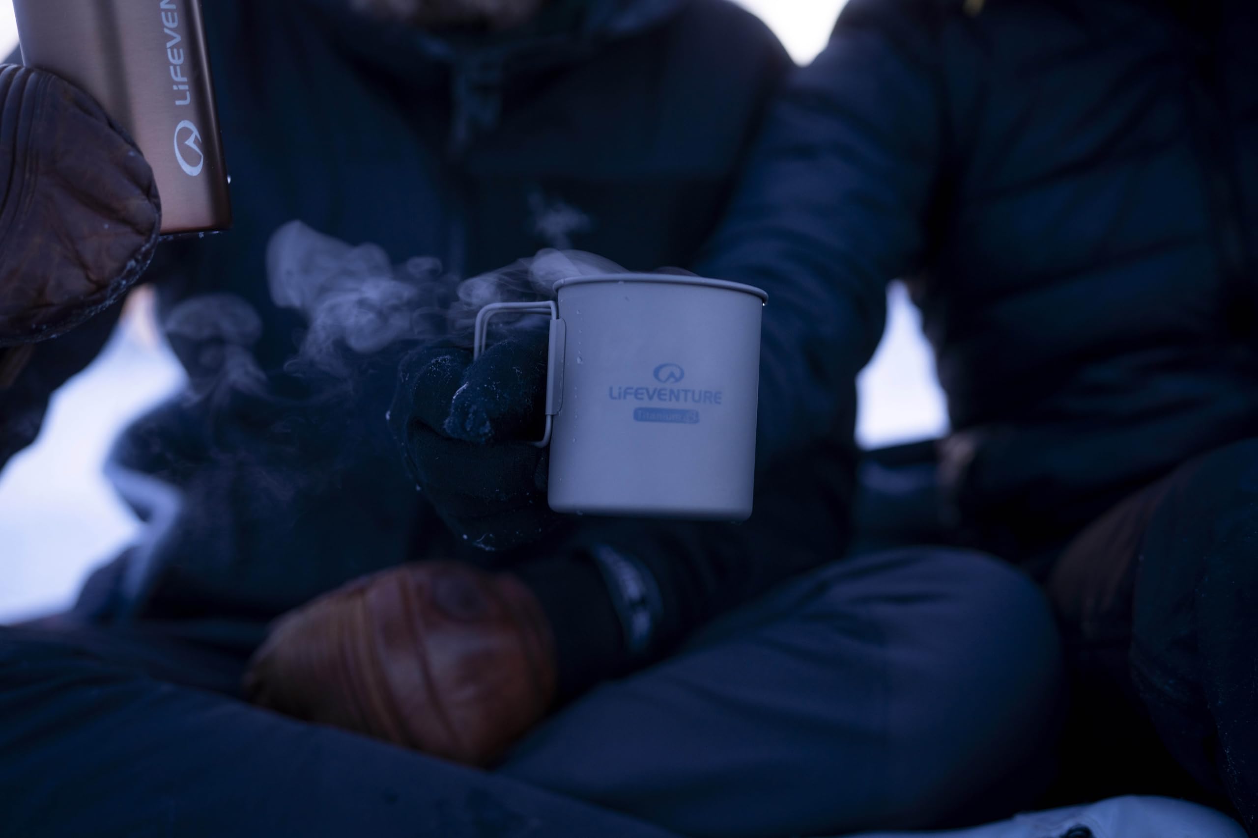 Lifeventure Kubek tytanowy ze składanym uchwytem - ultralekki kubek idealny na kemping lub podróż