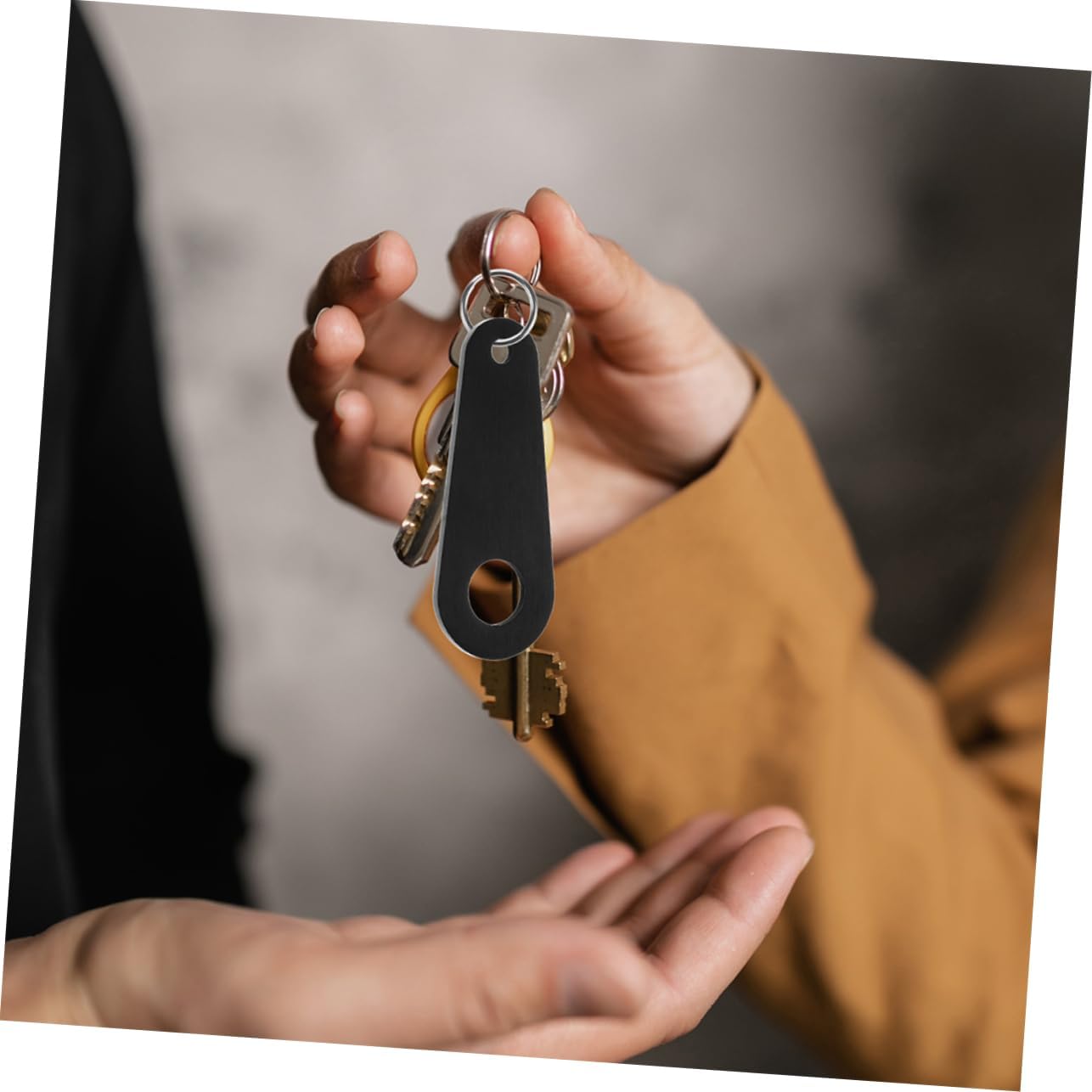 2pcs Motorcycle Bell Hanger with Key Ring Easy to Install Mounting Plate for All Riding Conditions Secure Decorative Accessory for Motorcycle Bells Version