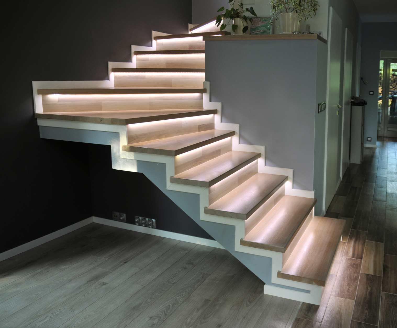 Proventa LED-Treppenstufenbeleuchtung für 15 Stufen dimmbar 22W warmweiß