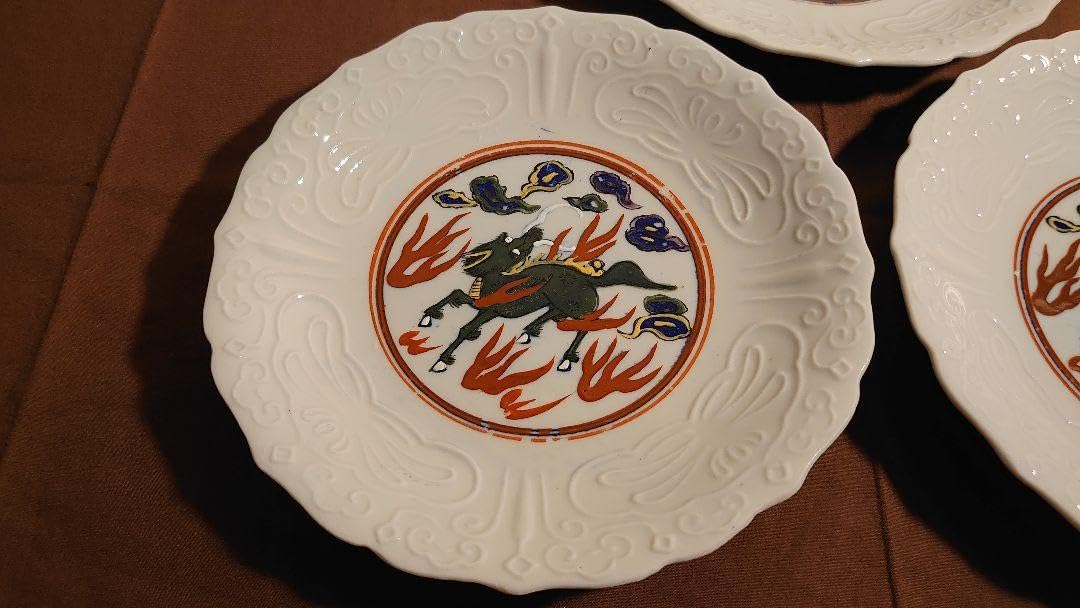 李朝白磁陽刻麒麟の図鑑賞陶器蔵出し3客