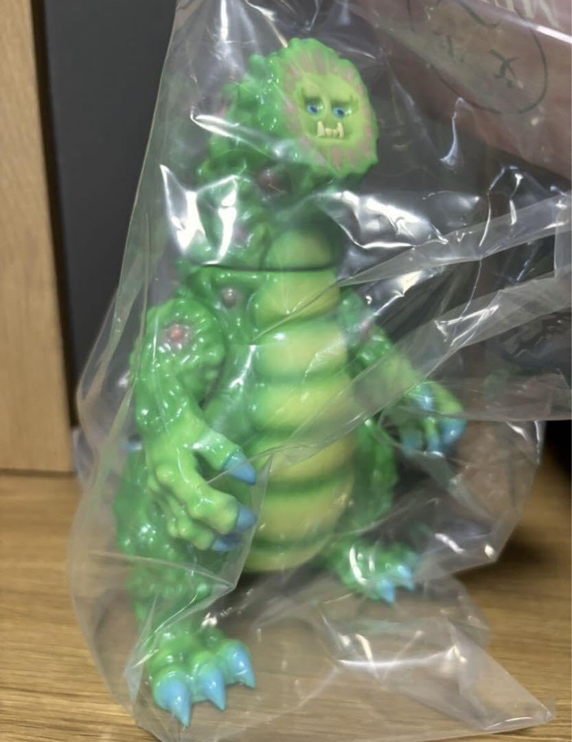 お化粧ゴーヤ怪獣