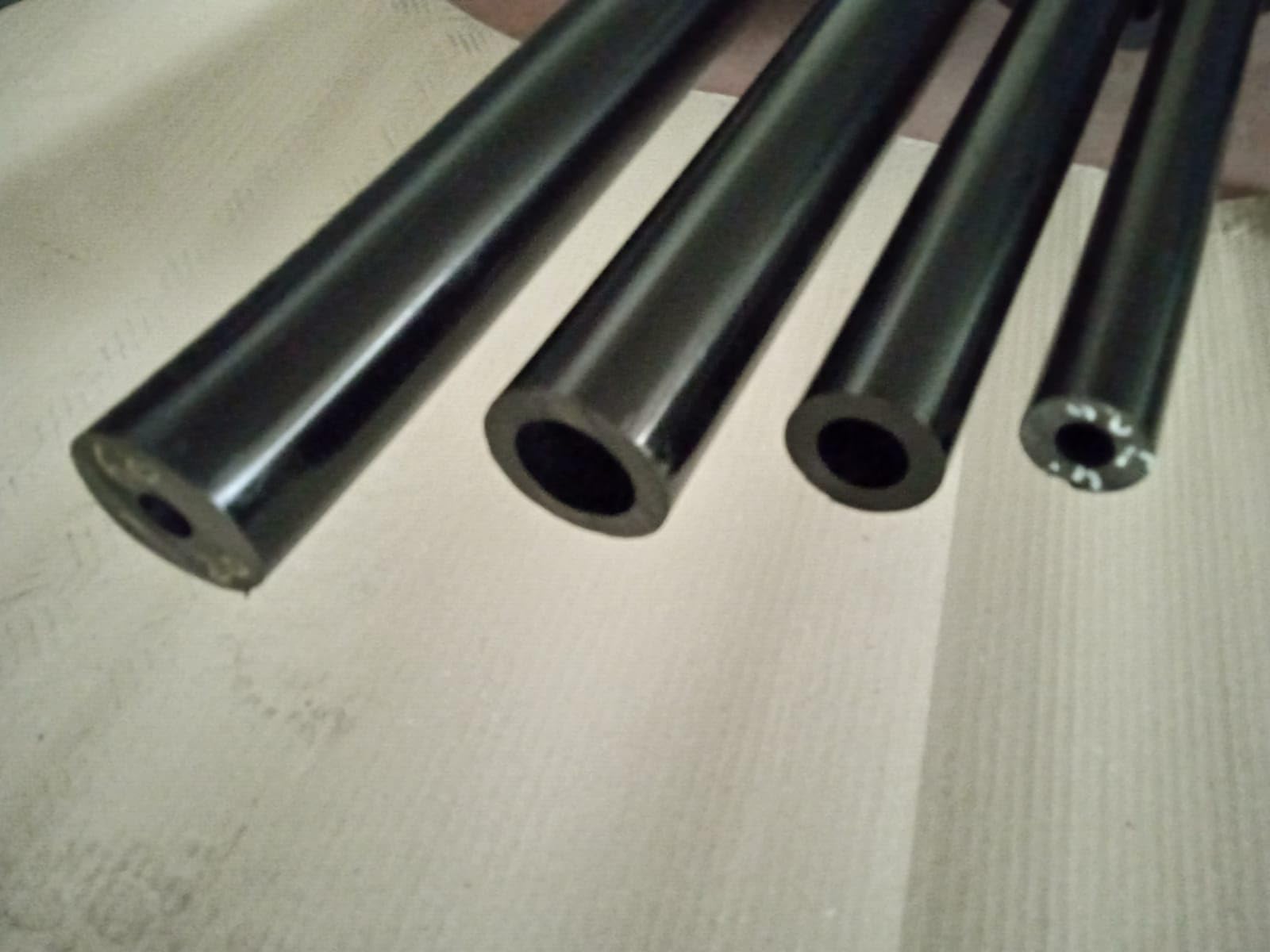barra tonda PVC NERO TUBO diverse dimensioni (D30/10X1000 mm)
