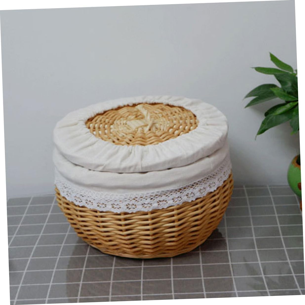 BESPORTBLE Woven Bread and Snack Basket with White Cotton Liner, Medium 30cm Diameter Rattan Food Storage Basket for Kitchen and Dining Table Organization