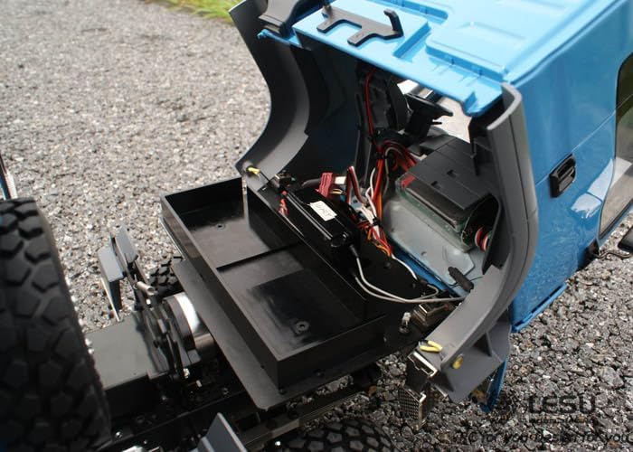 LESU 8 * 8 1/14 Hydraulic 4WD RC Dumper Truck Bucket Lock Differential Motor ESC 4 Servo 540 Power Motor Sound Light System Hobby Grade Model Construction Vehicle Model