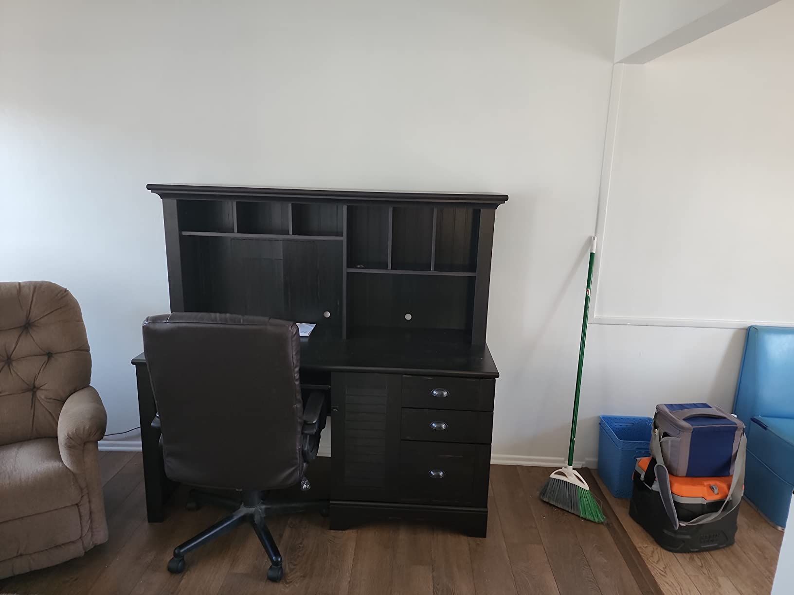 44/mo Finance Sauder Harbor View Computer Desk with Hutch, Salt Oak