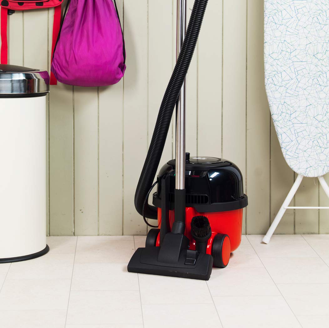 Numatic Henry Xtra HVX160-11 Bodenstaubsauger mit Sonderzubehör | 620 W leiser Motor, 6 L Beutelvolumen, Turbo-Spezialdüse für Teppich & Polster + Parkettdüse, 10 m Kabel | Classic Rot