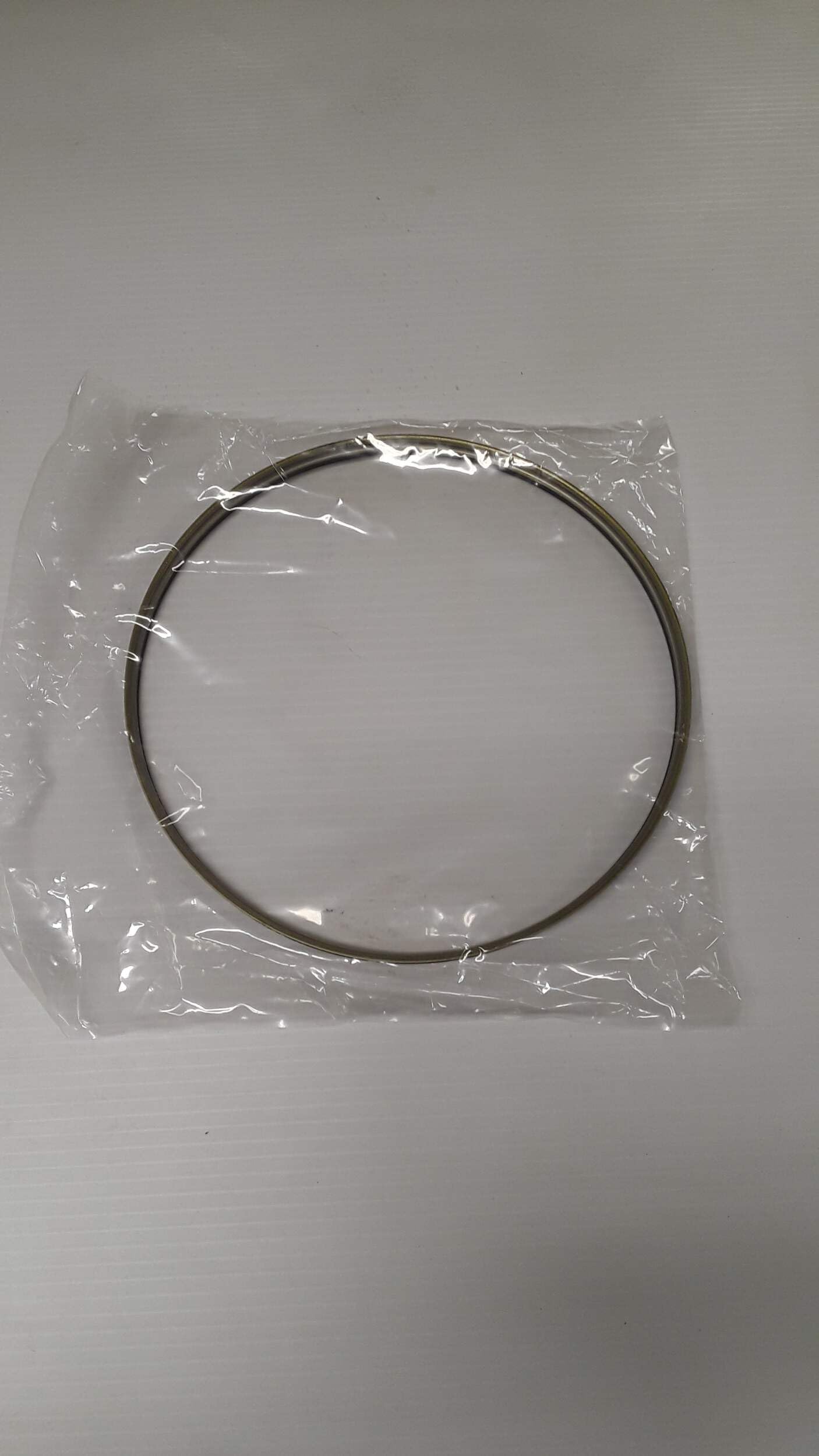 4l60e 4l65e pump to case wedge seal (metal rubber) 2004-up seal Automatic transmission