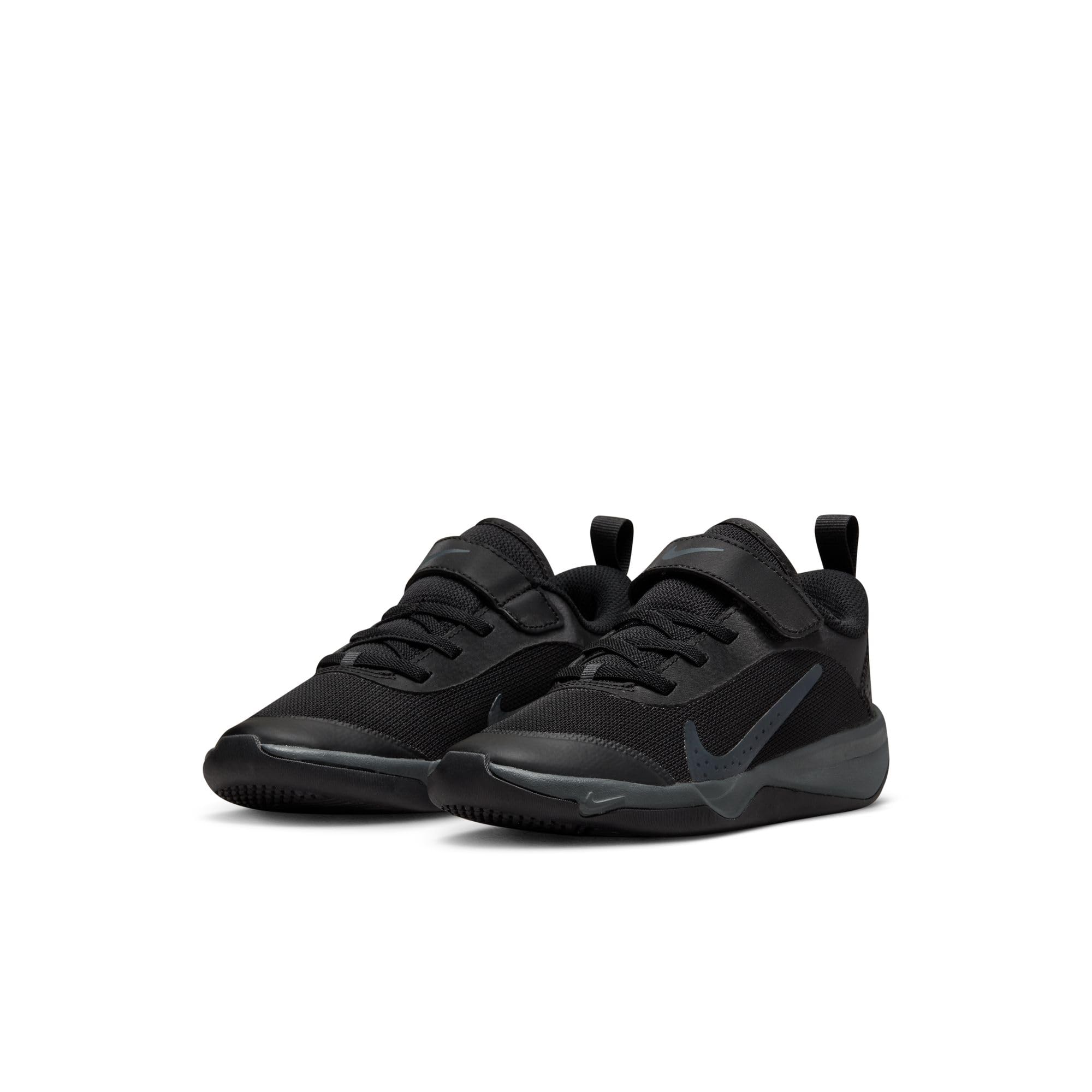 Nike Omni Multi-Court Hallenschuh für ältere Kinder, DM9027