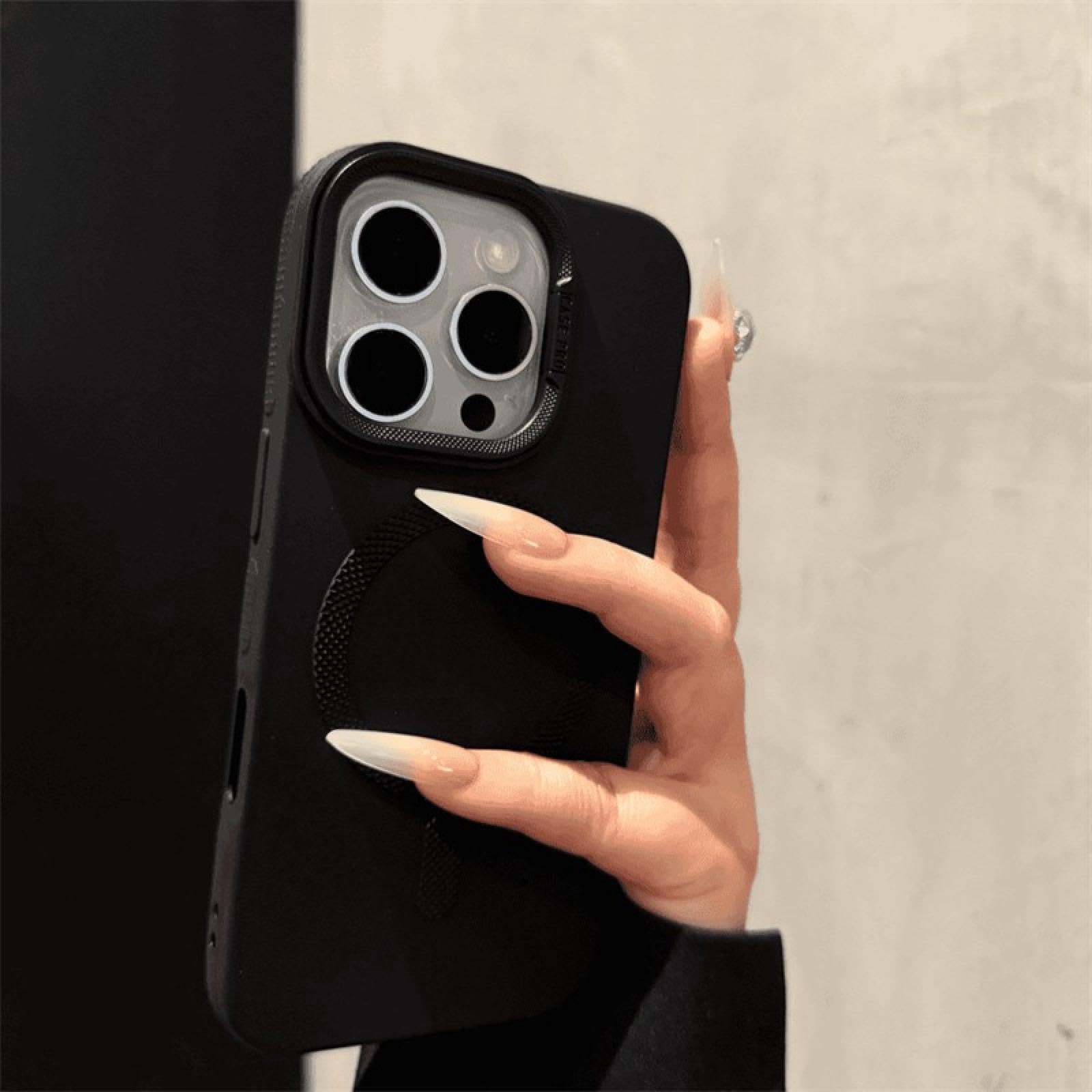 Coque arrière magnétique souple iPhone 12 Pro Max noir support de charge