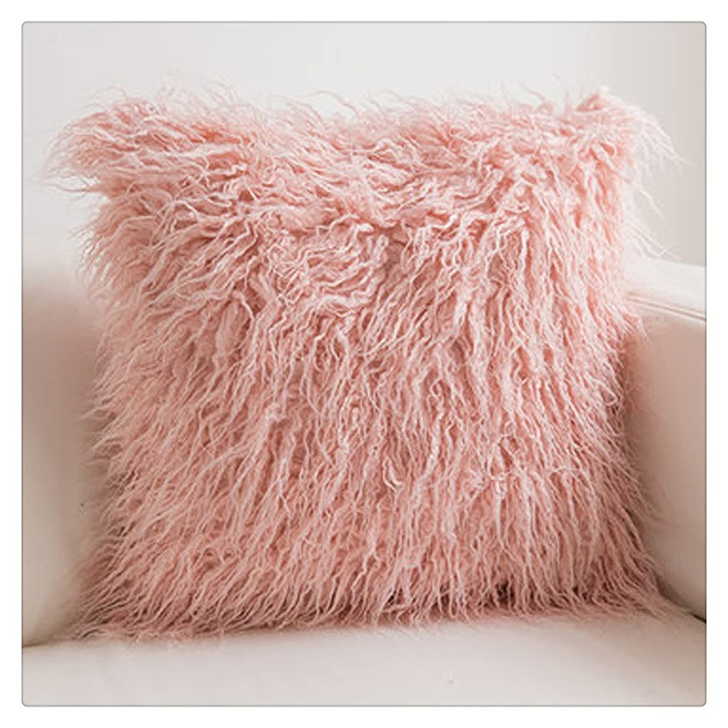Coussin lombaire velours rose et dentelle pour créer un coin lecture romantique
