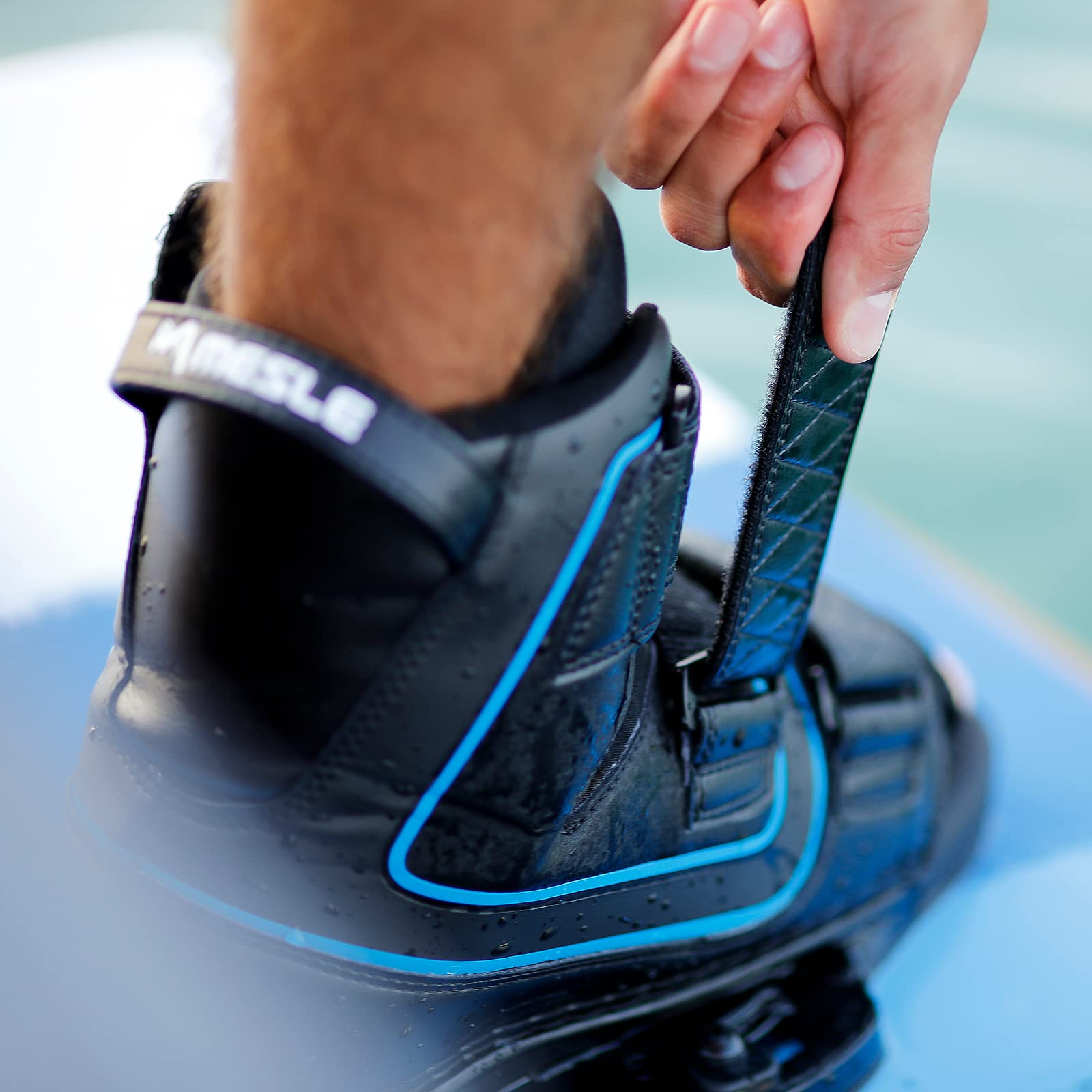 MESLE Wakeboard-Bindung Fuse V, Klettverschluss Bindung, Open Toe Boots mit 6'' Base Plate, enormer Halt, großer Verstellbereich
