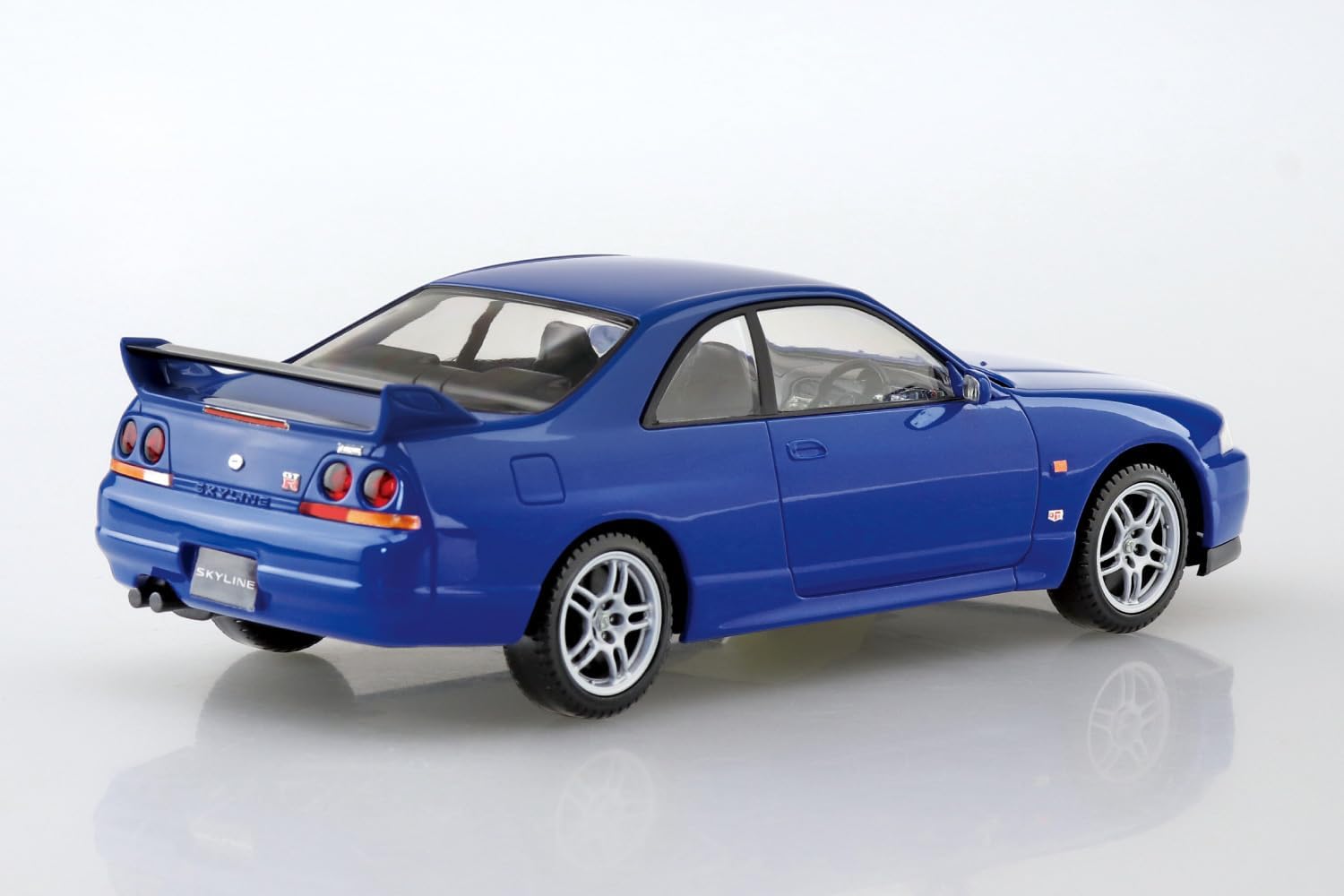 Aoshima Bunka Kyozai 1/32 Easy Plastic Snap Kit No.21-BE Nissan R33 Skyline GT-R Blue Color Coded Plastic Model (Automotive)