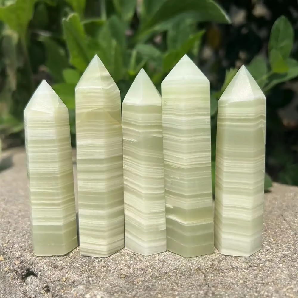 Pointes de calcite des Caraïbes en forme de colonne tétraédrique pour décoration