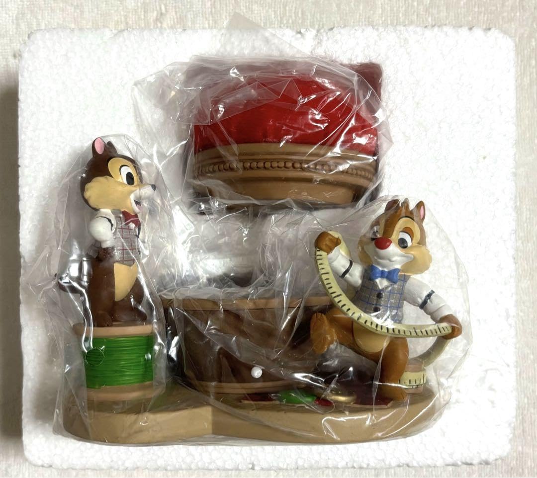 ディズニーストア チップとデール ピンクッション&ケース 置物
