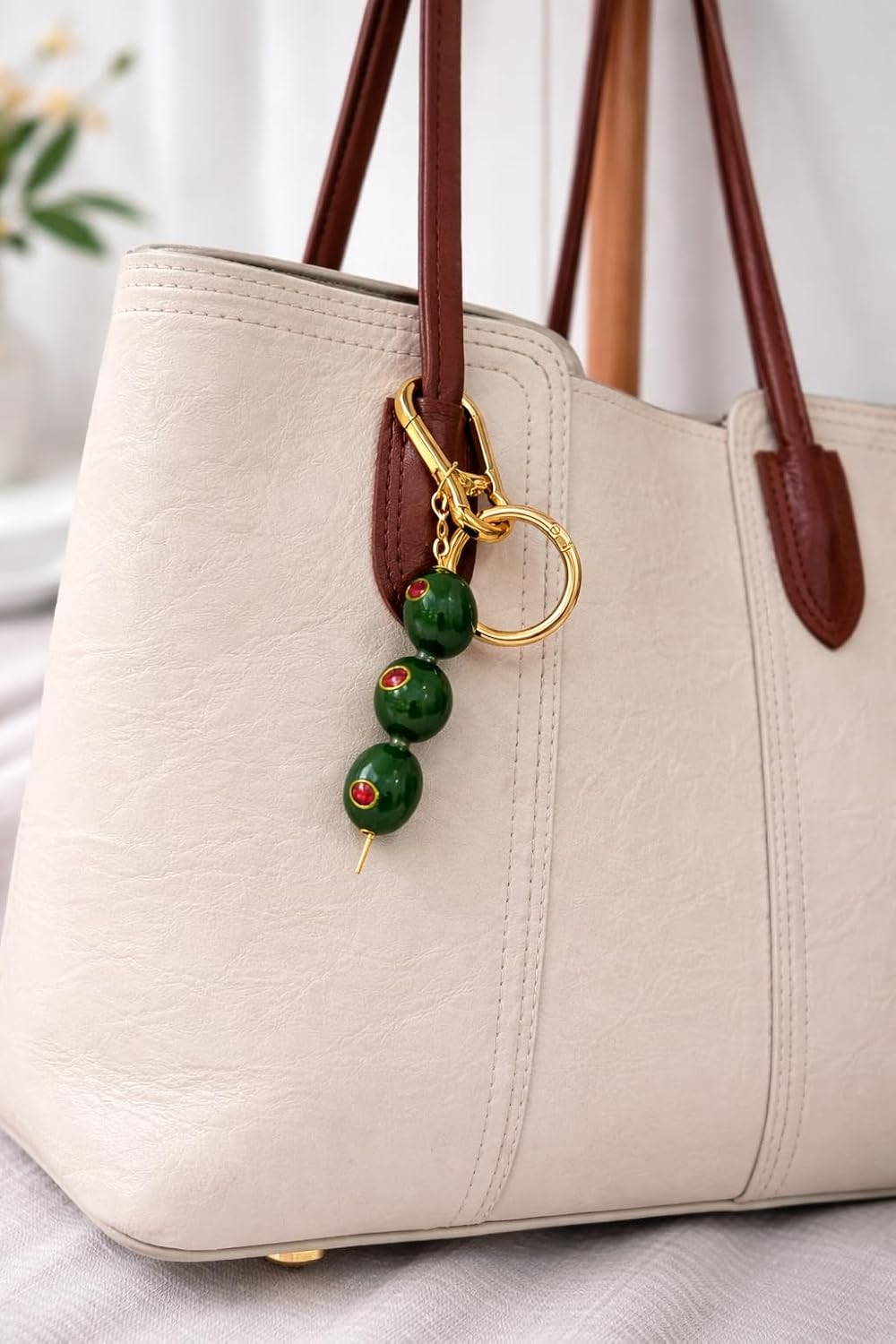 3D Olive Keychain – Funny Olives Keyring Fruit Acrylic Pendant with Red Pimento Cute Bag Charm for Men Women