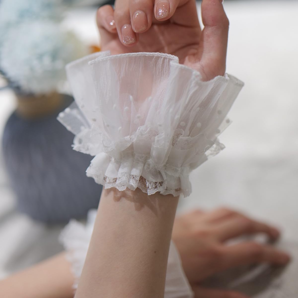 AUOCATTAIL wrist sleeves Lace Fingerless Glove Bridal Cuffs for Women Girls Wedding Party Costume Accessories (White)