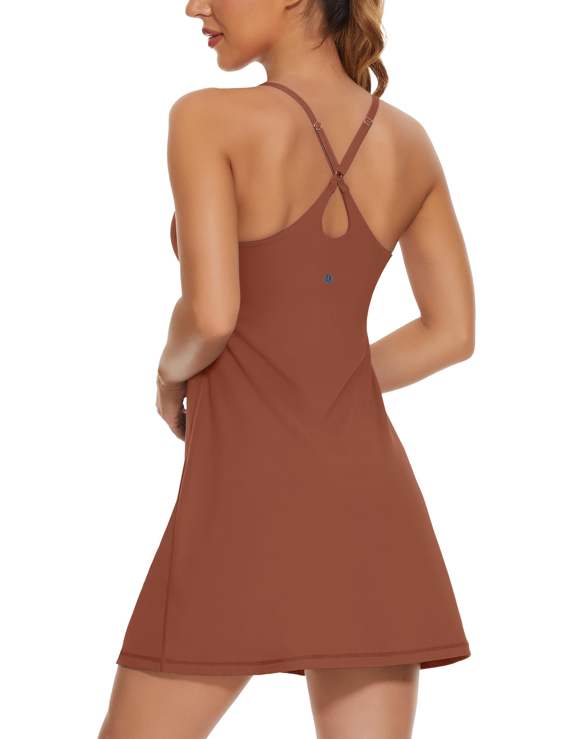 Desol Vestido de tenis para mujer, vestido de entrenamiento de golf con sujetador integrado y bolsillos cortos, vestido deportivo con bolsillos ajustables