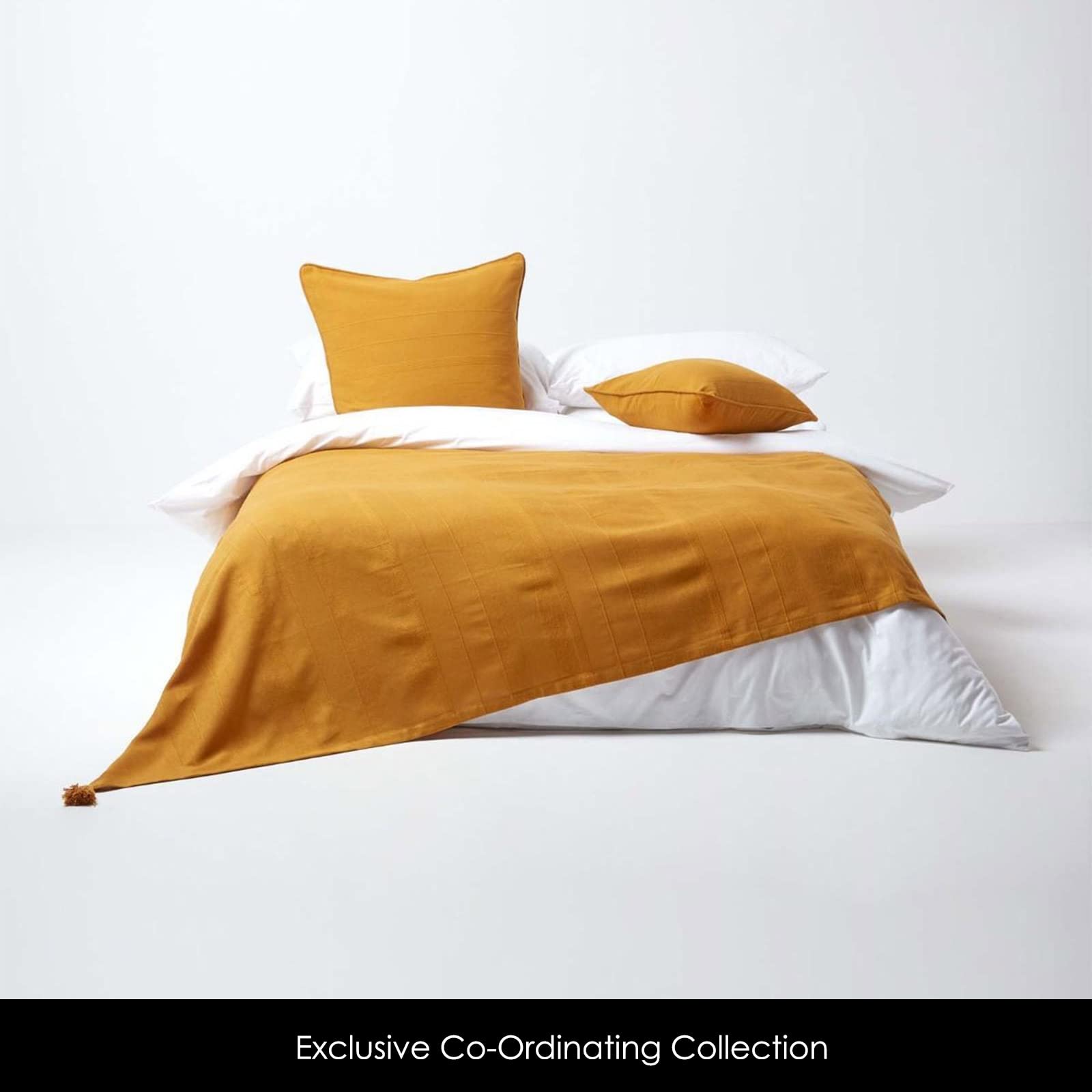 HOMESCAPES Plaid canapé en Coton, Jeté de lit ou de canapé tissé Main - Rajput - Jaune Moutarde - 225x255 cm