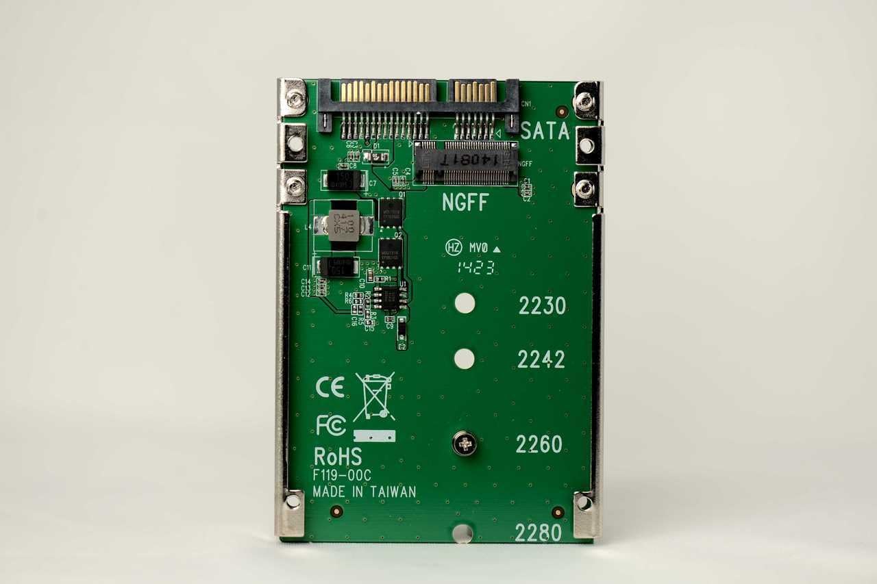 MF-DT119 (M.2 SATA to 2.5" SATA with 7mm Frame Support M.2 2242, 2260, 2280)