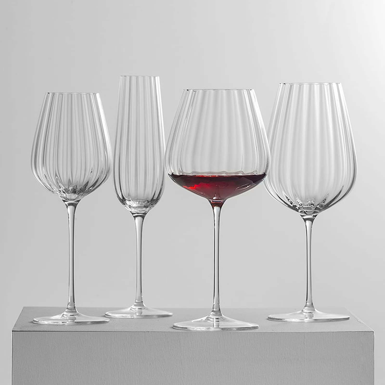 Flûtes à Champagne 230 ml Fine Tige Mince Champagne Ensemble de 4 Verres Verres à Highball en Verre de Cristal Flûte à Champagne Transparente pour Bar à la Maison, Occasions Spéciales Verres à Champag
