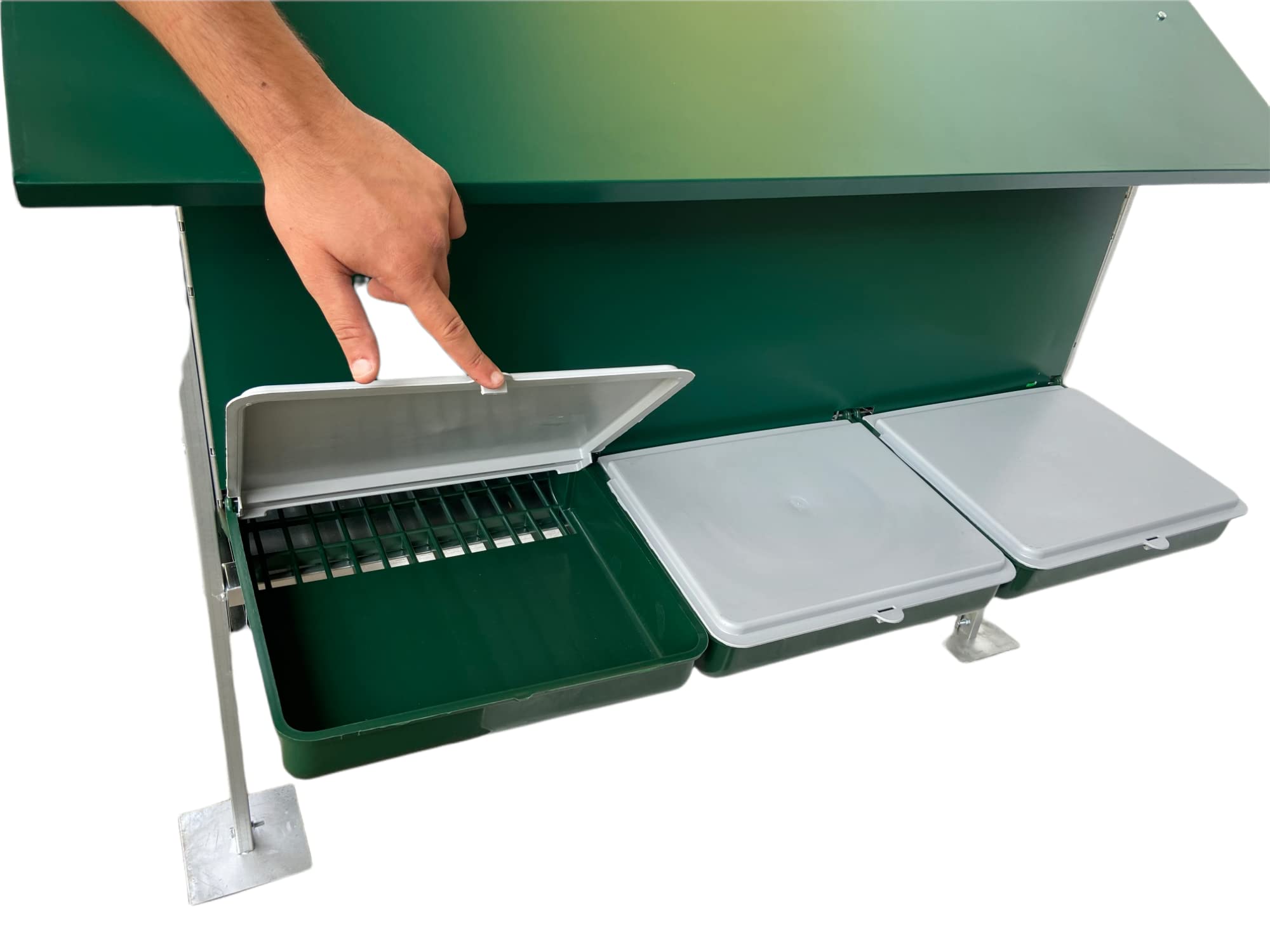 Pollaio Procida per ca. 12 Galline. Casetta Interamente Zincata con Pareti Laterali Chiuse, Tetto Zincato e Verniciato di Verde, Rete Antintrusione Zincata. Ingombro Max cm 160 x 120 x H 120