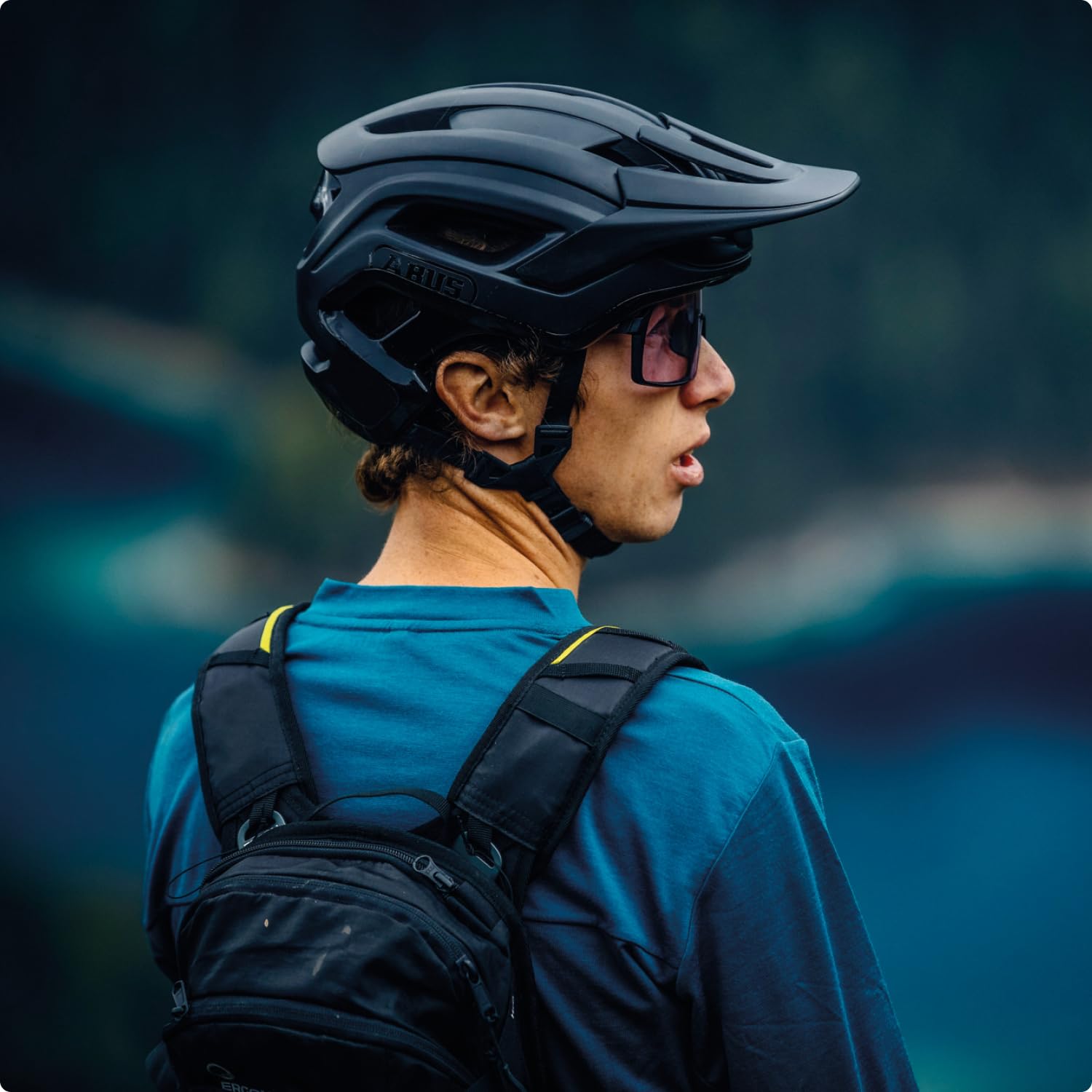 Abus Casco da MTB CliffHanger - casco da bici per percorsi impegnativi - con ampie aperture di ventilazione e fibbie TriVider - per uomo e donna