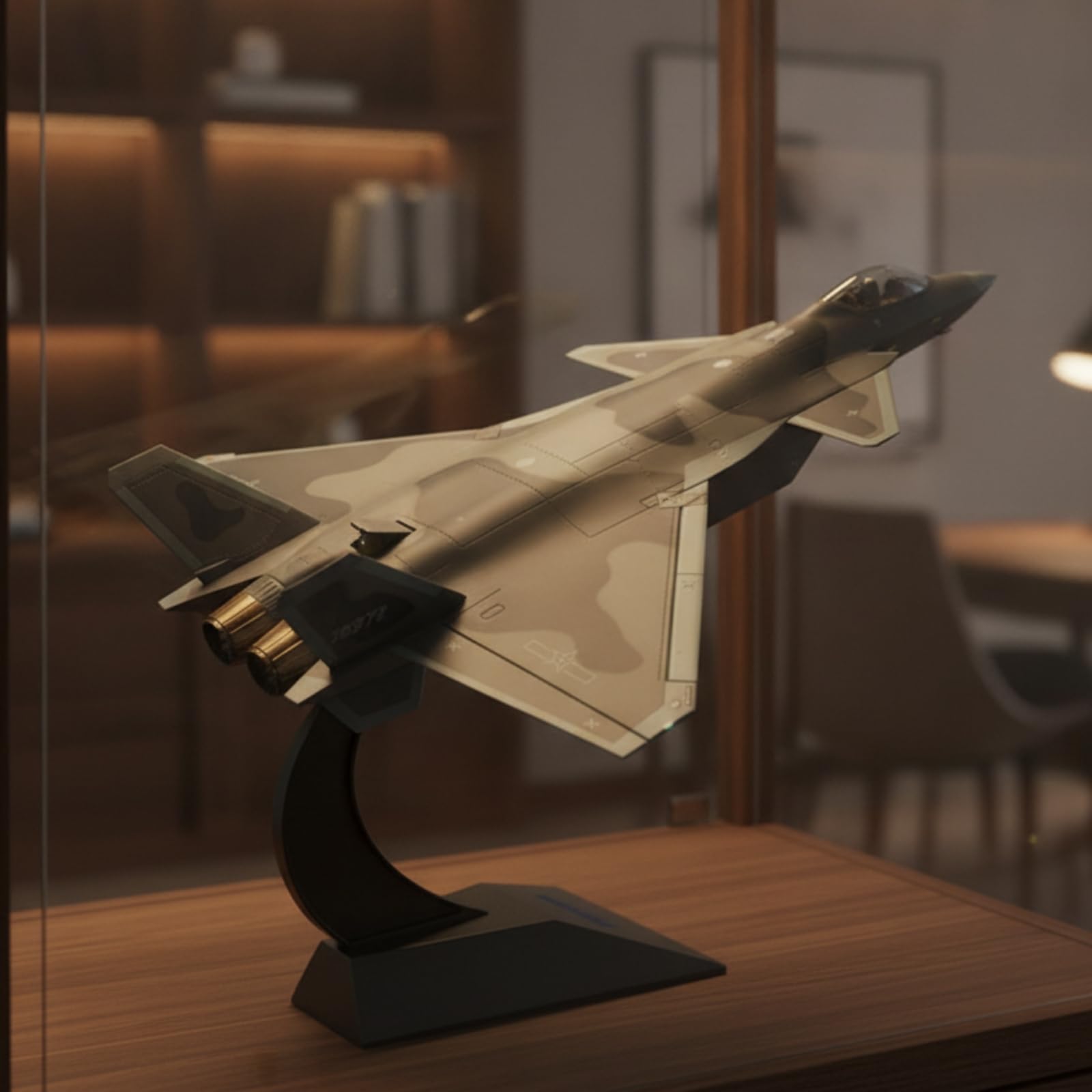 Modellino di Caccia J-20 Statico Modellino di Aereo con Supporto Elegante Aereo da Caccia in Miniatura per Scrivania