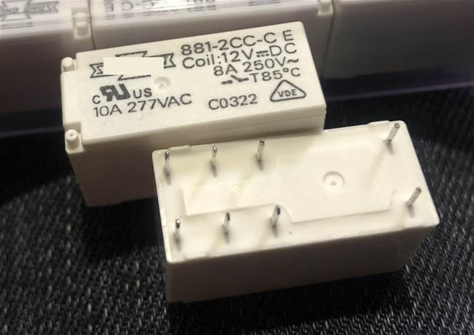 Relais 881-2CCA-CE 12VDC composant électronique 8 broches inverseur 10A