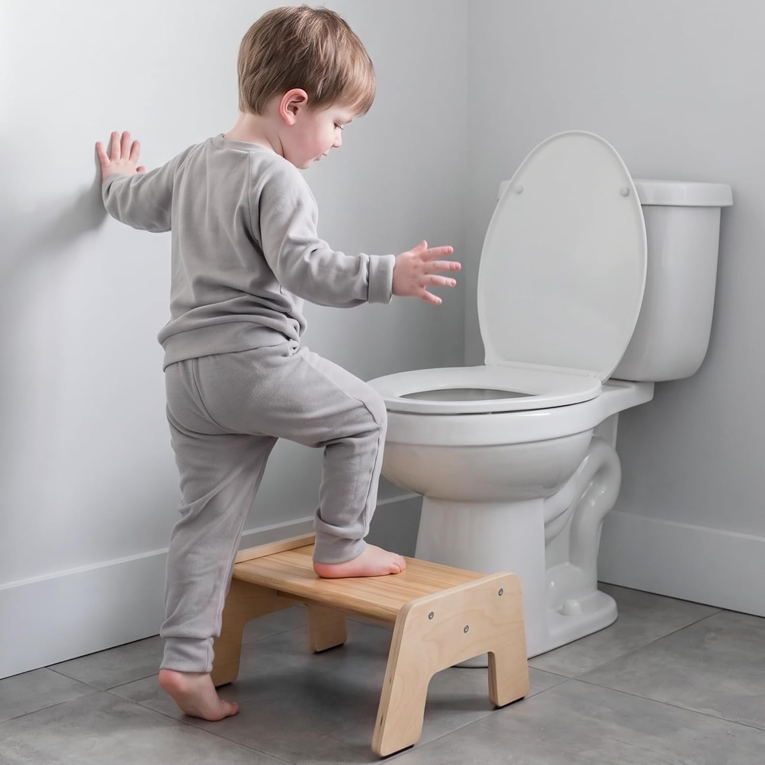 One Step Stool for Kids, Wooden Step for Sink and Potty - Varnished