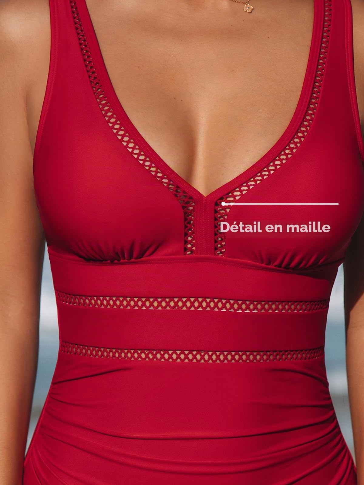 CUPSHE Maillot de bain une pièce pour femme, col en V, bretelles réglables, crochet arrière en maille froncée