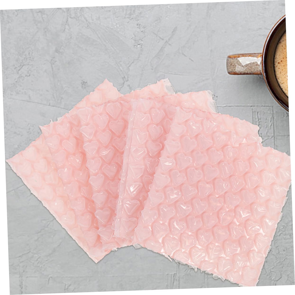 100Pcs Heart Shaped Bubble Envelope Bags Shockproof Pouches for Moving Mailing and Storage Versatile Packaging for Glassware Ceramics and Electronics