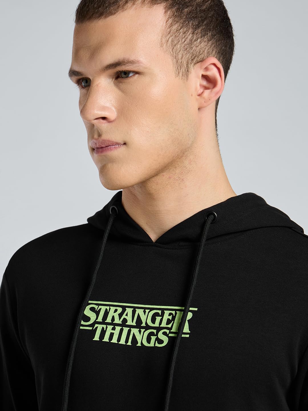 Bewakoof Oficjalna męska bluza z kapturem Stranger Things z nadrukiem graficznym, regularny krój, z długim rękawem, polarowa bluza z kapturem