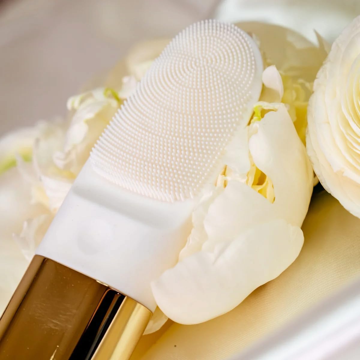 DARCASE Premium Facial Cleansing Brush with Silicone Bristles & Heated Eye Massage, Silicone Face Scrubber Exfoliator for Cleansing & Care, Face Cleanser for Women and Men, Facial Skin Care Products - Image 8