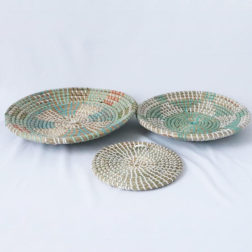 3pcs Boho Woven Wall Basket Decor Handmade Seagrass Round Hanging Decorative Fruit Dessert Trays for Living Room Bedroom