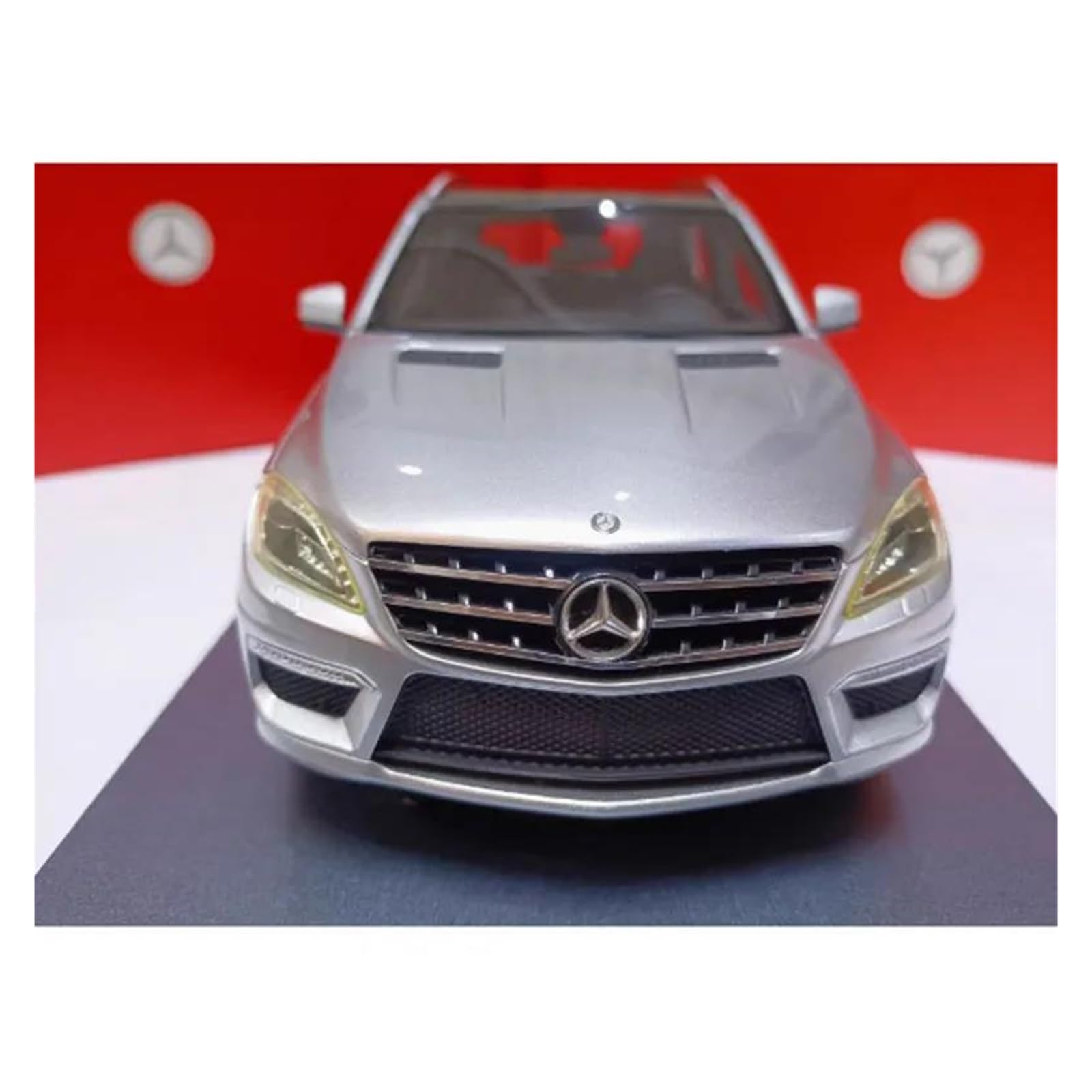 Metallo Scala Replica Modello Di Auto In Lega Statica Pressofusa In Scala 1 18 Mercedes-Benz ML63 AMG SUV 2012 Ornamento Natalizio Hobby Veicoli Giochi Set