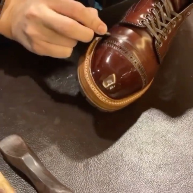 Amazon.com: SAPHIR Medaille d'Or Cordovan Cream-Natural Wax Polish