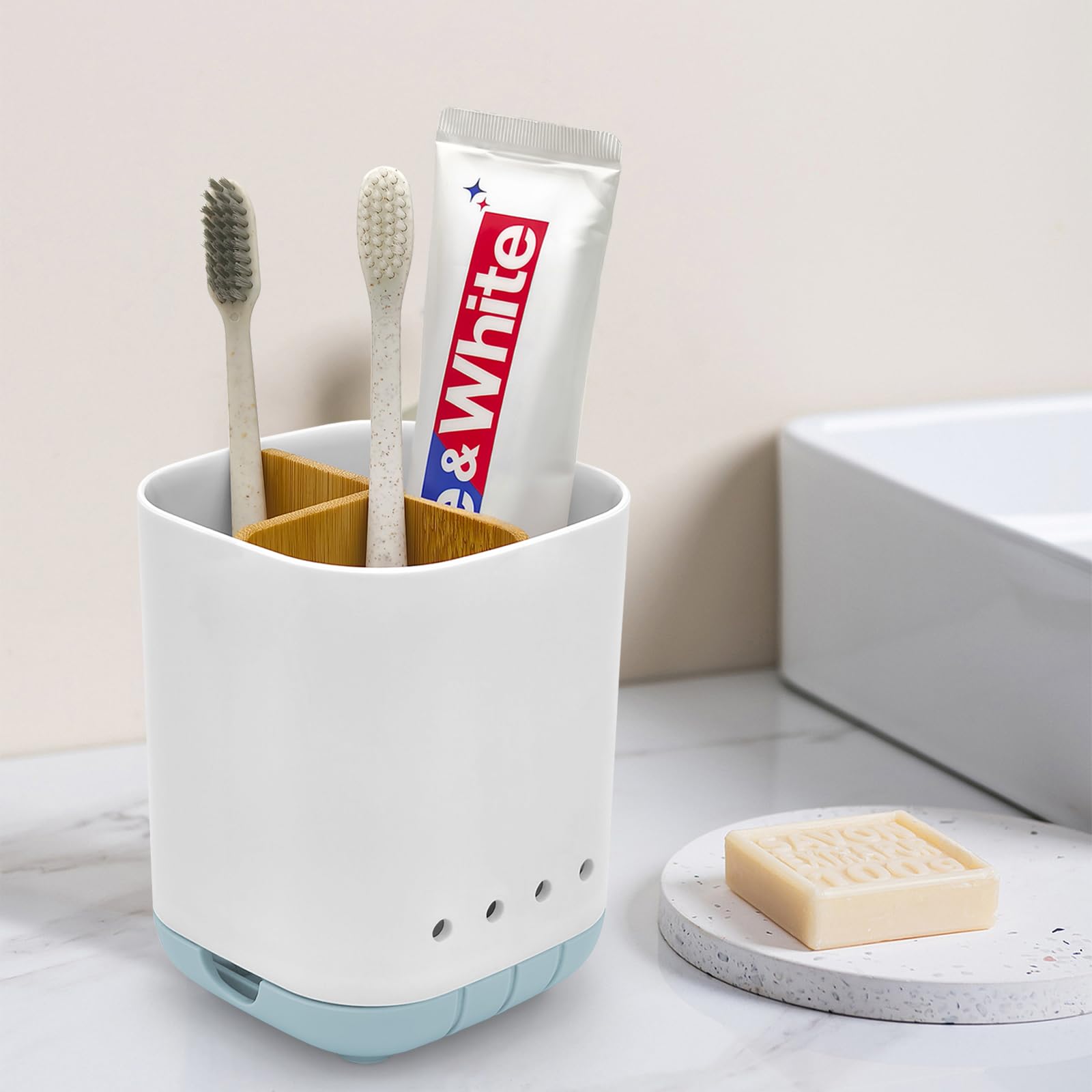 Soporte para cepillo de dientes con divisor de bambú, desmontable para una fácil limpieza, organizador de encimera de baño, organizador de plástico con 3 ranuras para cepillo de dientes eléctrico y