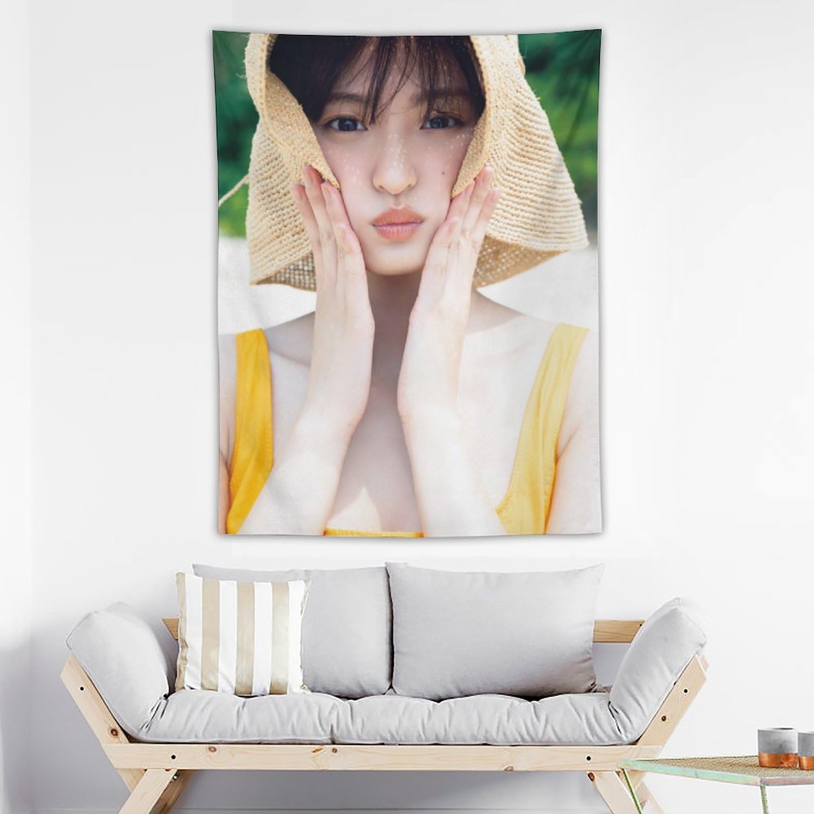 Amazon.co.jp: 遠藤さくら(乃木坂46)最新グラビア水着画像タペストリー
